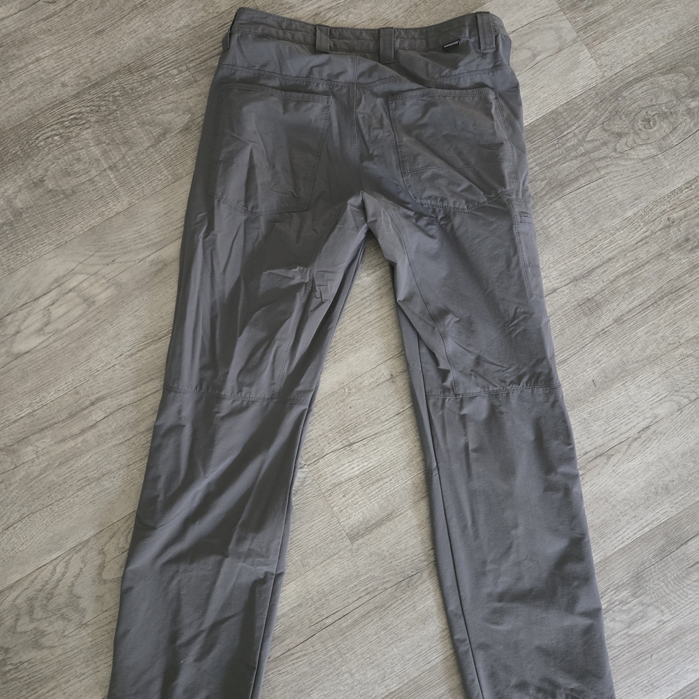 Patagonia Men's Charcoal Gray Cargo Pants - Picture 4 of 6